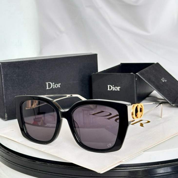 Picture of Dior Sunglasses _SKUfw79478869fw